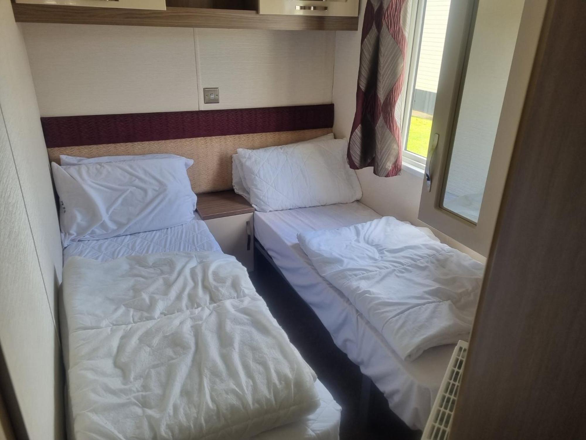 Hotel 8 Berth Deluxe Pg36 Chapel St. Leonards Exterior foto